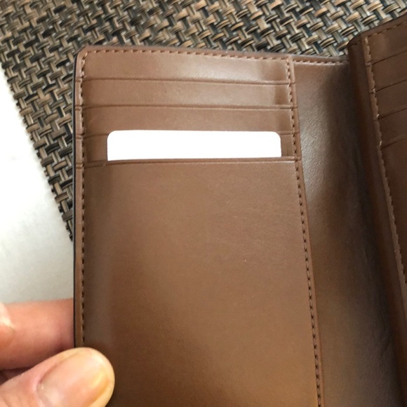 coach wallet, semi new. 🆕🆕🆕🆕🆕🆕 - Picture 13 of 16